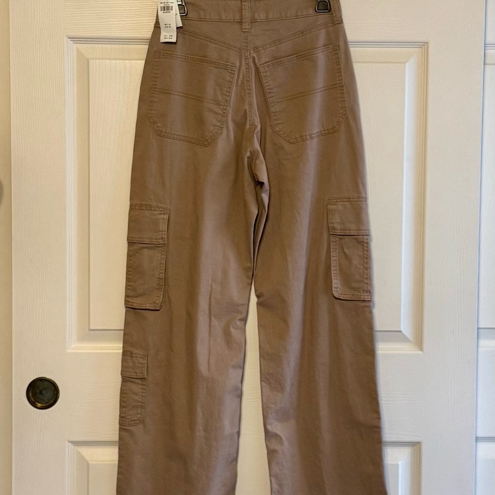 Hollister Ultra High-Rise Baggy Cargo Pants Size 2R - Picture 3 of 7